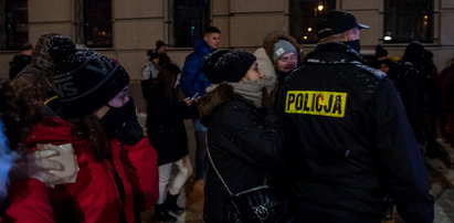Policjantowi puściły nerwy? Kontrowersyjne nagranie z Zakopanego. Służby komentują