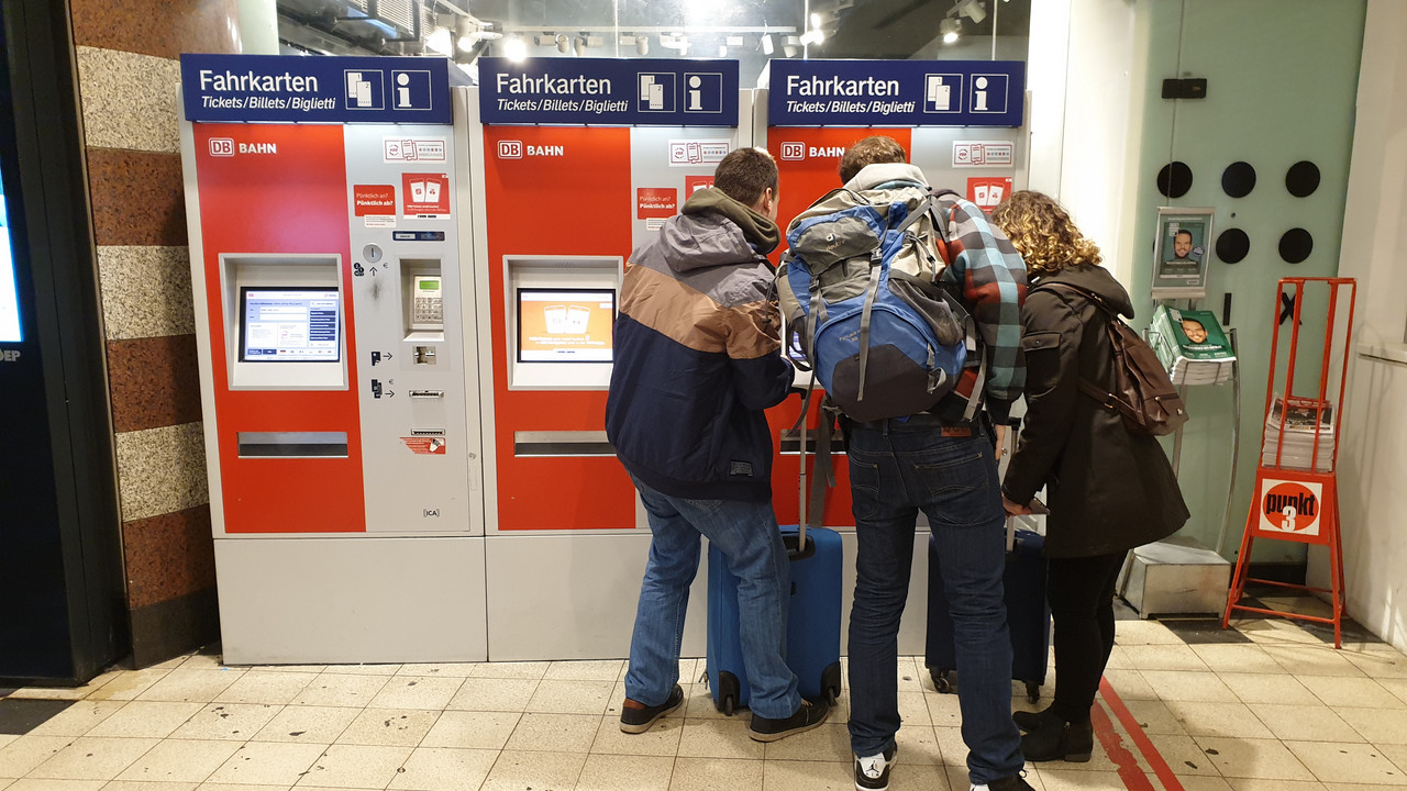 Wiadomo, kiedy kupimy miesięczny bilet kolejowy za 49 euro na całe Niemcy