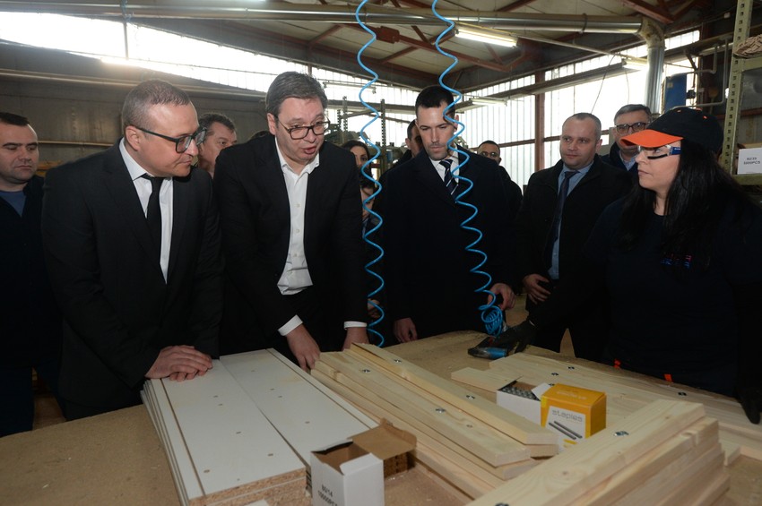 Vučić u fabrici "Moja soba"