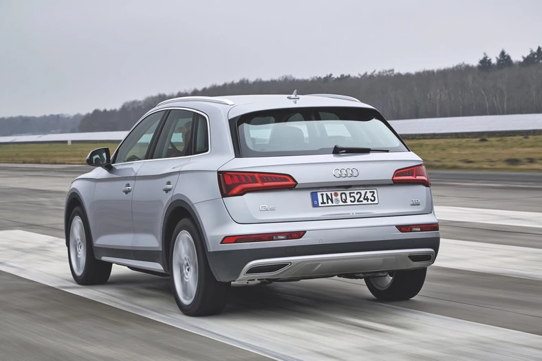 Nowe Audi Q5 kontra BMW X3, Land Rover Discovery Sport i Mercedes GLC