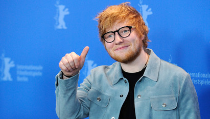 Lehet irigykedni: Ed Sheerannel fotózkodott a Halott Pénz énekese!