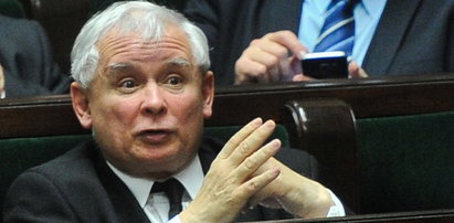Kaczyński napawa się władzą. „ Cieszy go czołganie opozycji”