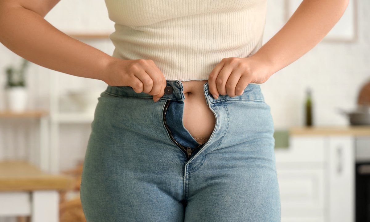 Co jeść w czasie menopauzy? Te trzy produkty uszczuplą tłuszcz na brzuchu