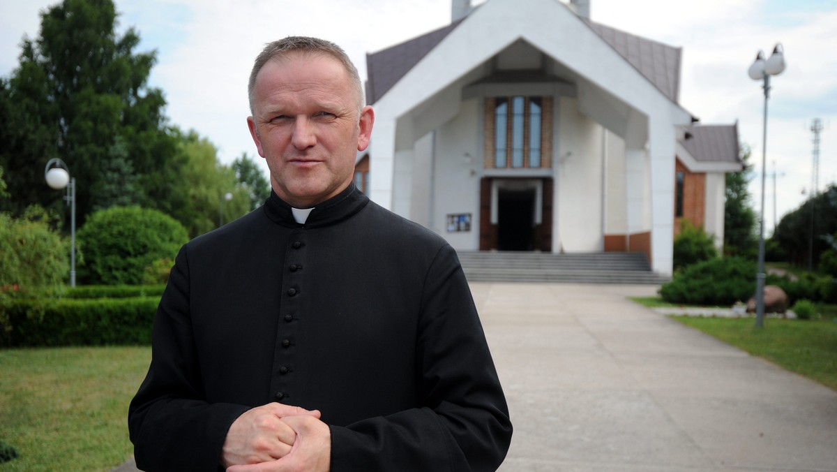 - Abp Hoser sugerował, że nie powinienem prowadzić dialogu chrześcijańsko-żydowskiego. W pewnym momencie dość emocjonalnie zapytał, czy jestem obrzezany - powiedział w wywiadzie dla TOK FM ksiądz Wojciech Lemański, odnosząc się do rozmowy, jaka miała miejsce w styczniu 2010 roku. - Dokąd nie będę miał na to dowodów, to mam powody, by uważać słowa ks. Lemańskiego za konfabulację - mówi w rozmowie z Onetem ks. Henryk Zieliński.