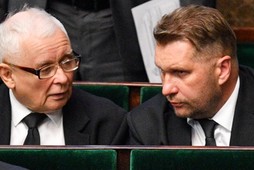 Wicepremier, prezes PiS Jarosław Kaczyński i minister edukacji Przemysław Czarnek w Sejmie