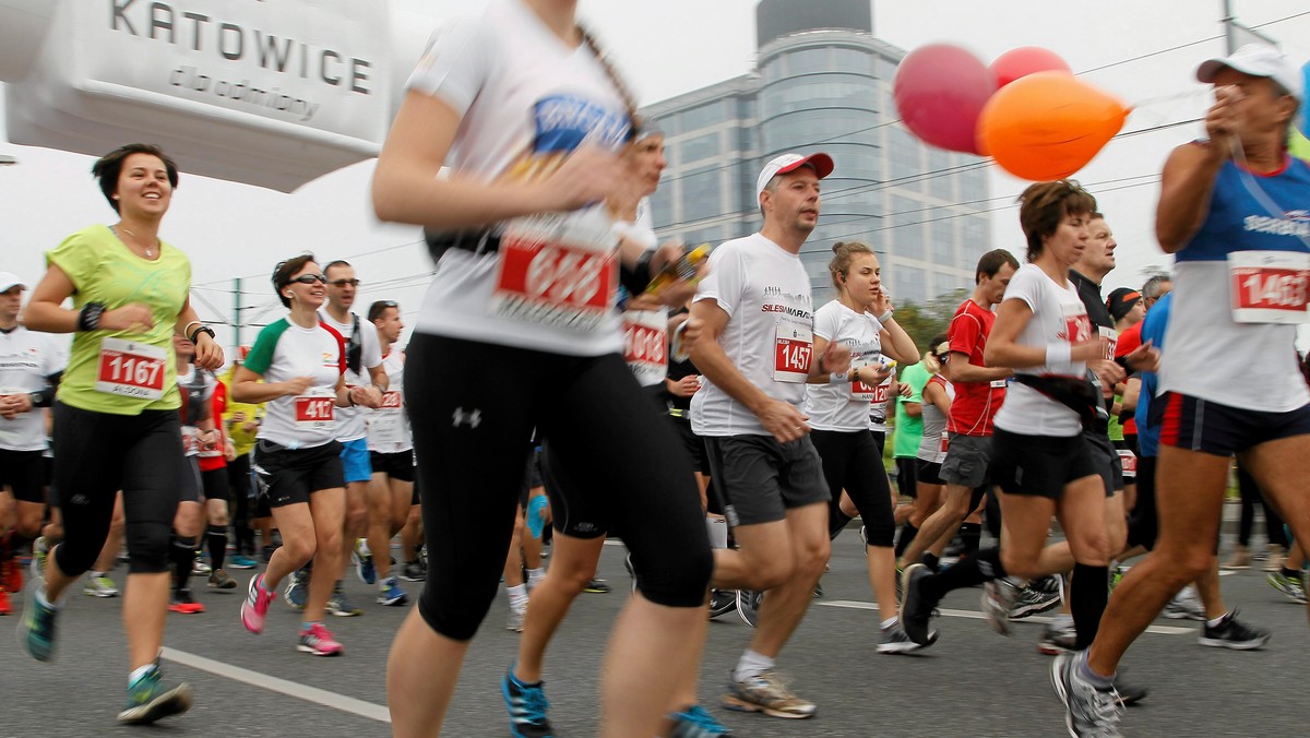 35-letni Rafał Czarnecki z Bliżyna z czasem 2:35.58 wygrał szóstą edycję Silesia Marathonu, którego trasa wiodła ulicami Katowic, Siemianowic Śląskich i Mysłowic.