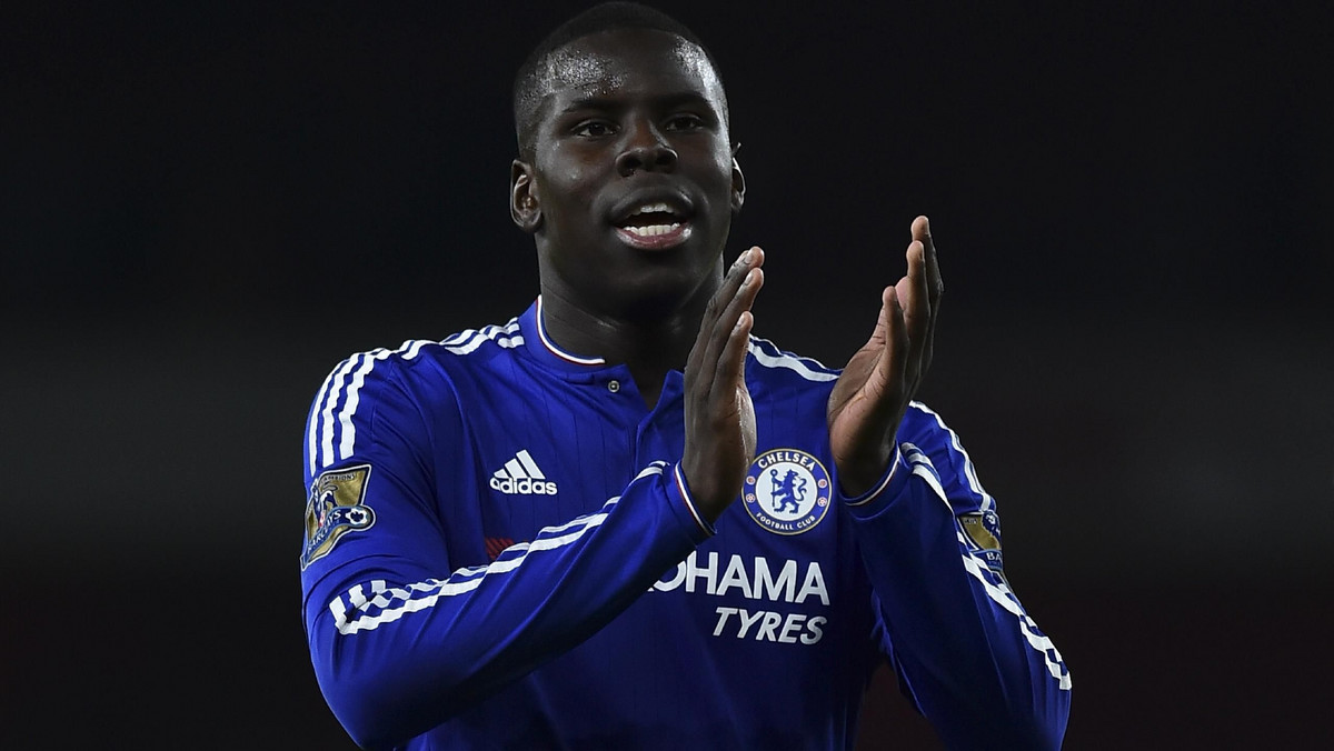 Obrońca londyńskiej Chelsea Kurt Zouma jest coraz bliższy powrotu na boiska Premier League po poważnej kontuzji kolana, której doznał w lutym bieżącego roku. W poniedziałkowy wieczór Francuz rozegrał 45 minut w zespole Chelsea do lat 23.