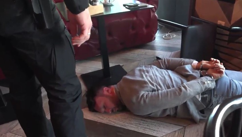 Privođenje Ace Bosanca u kafiću na Novom Beogradu