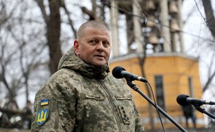 Nie tylko Zełenski. Gen. Załużny to wojskowa ikona wojny w Ukrainie