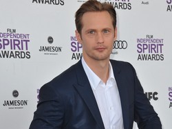 Alexander Skarsgard walczy o Wielki Mur