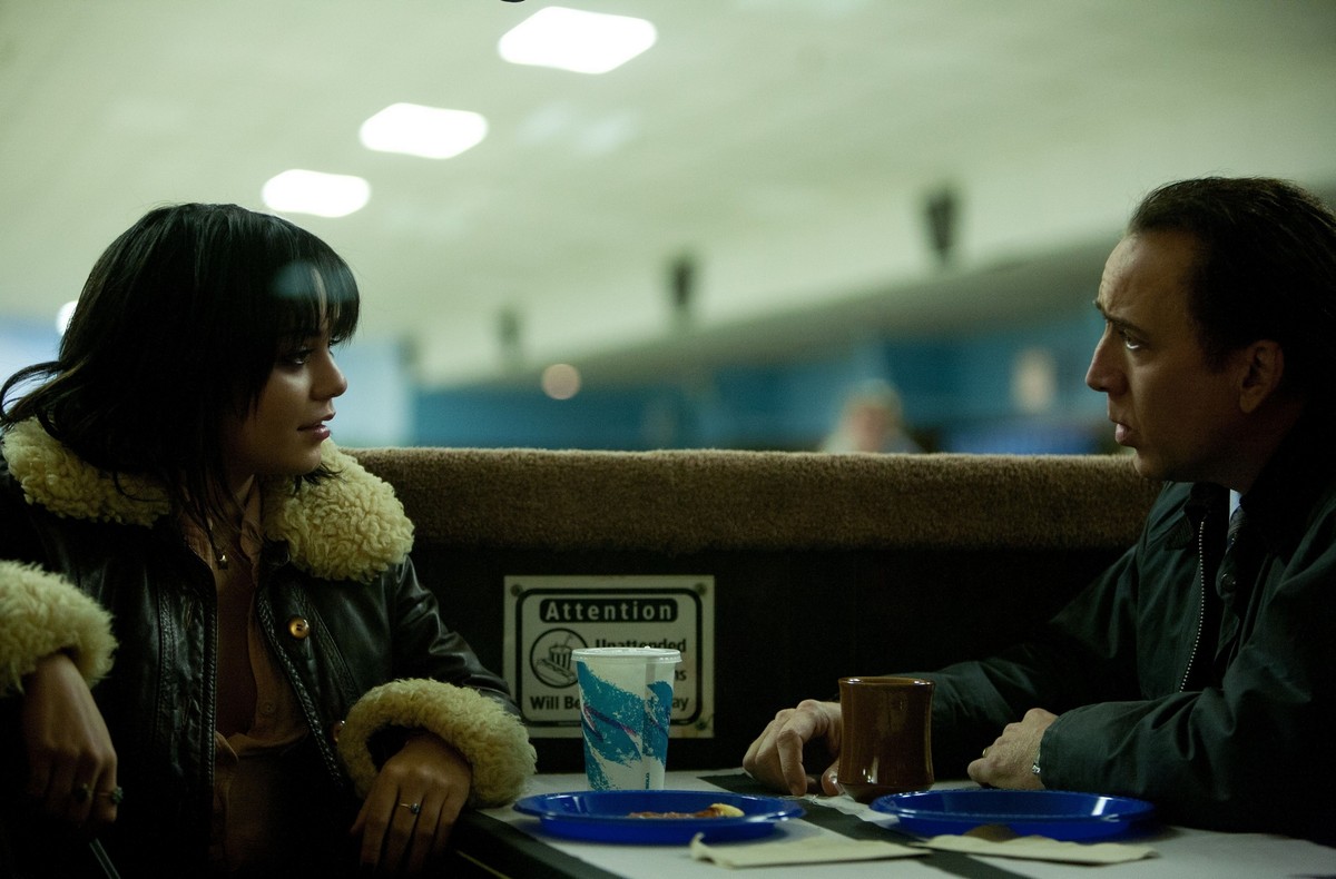 "Polowanie na łowcę" Vanessa Hudgens, Nicolas Cage