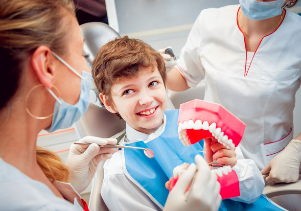 Warto budować zwyczaj regularnych wizyt dentystycznych