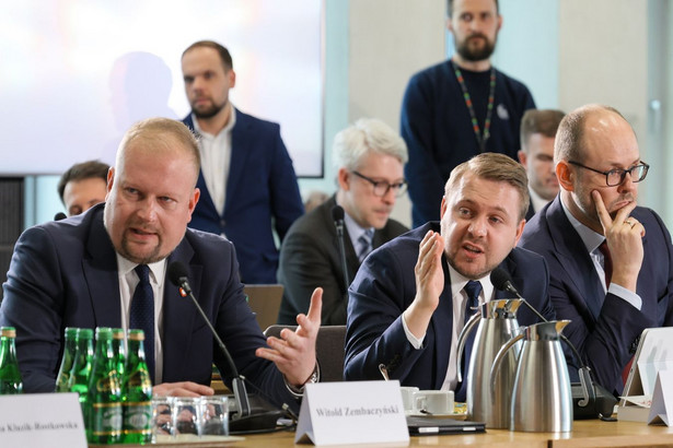 Gosek i Ozdoba wykluczeni z obrad komisji podczas przesłuchania Kaczyńskiego