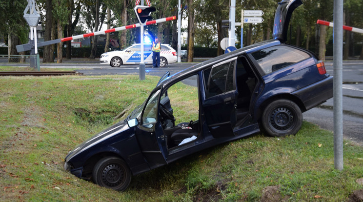 S. Norberték a tilos jelzés ellenére akartak behajtani az utcába, ezen tört ki a balhé / Fotó: police.hu