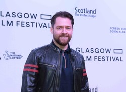 Gwiazdor "Outlandera" zostanie słynnym inspektorem o polskich korzeniach