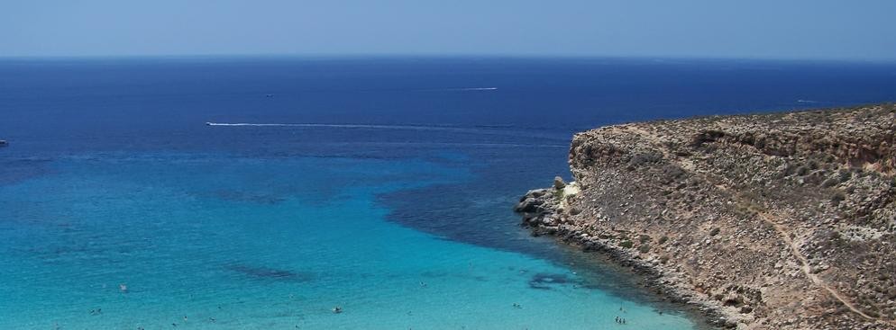 Na 1. miejscu znalazła się wyspa Lampendusa i jej dziewicza Rabbit Beach (Plaża Królików). Lampedusa to wyspa usytuowana na Morzu Śródziemnym, na południe od Sycylii i na północ od wybrzeża Tunezji. Zdaniem użytkowników TripAdvisor jest to najpiękniejsza włoska plaża.