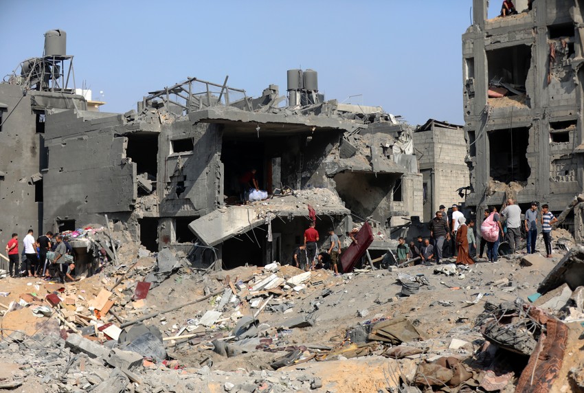 Potraga za preživelima nakon napada na izbeglički kamp Džabalija u Gaza Sitiju 1. novembra