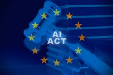 AI Act wchodzi do firm. Te branże w Polsce mają mało czasu, a kary są ogromne