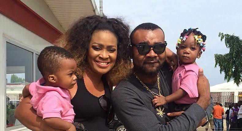 Muma Gee, Caesar, Prince Eke and Cleopatra take a family picture together