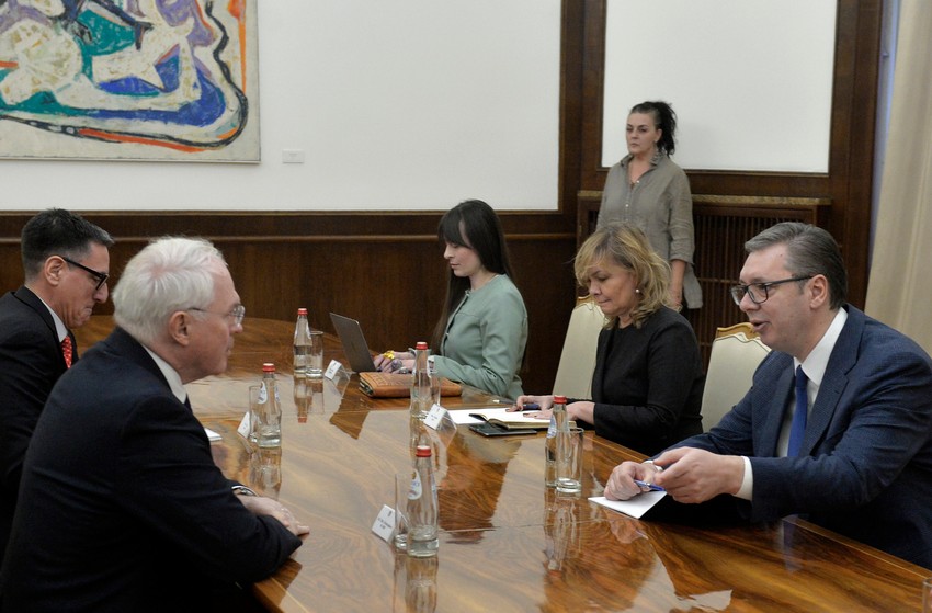 Kristofer Hil i Aleksandar Vučić na sastanku u Predsedništvu