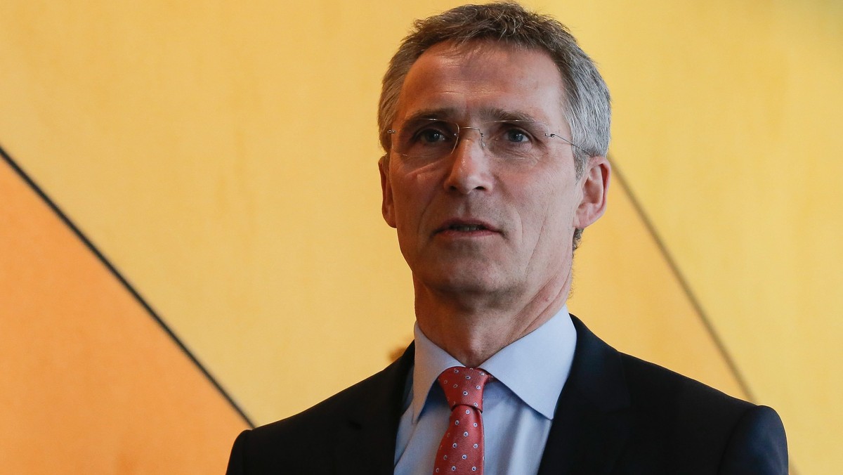 Sekretarz generalny NATO Jens Stoltenberg ostrzegł w komentarzu dla brytyjskiego dziennika "The Guardian", że relacje łączące Europę i USA są bardzo napięte, a więc priorytetem państw członkowskich Sojuszu powinna być ochrona jedności Zachodu.