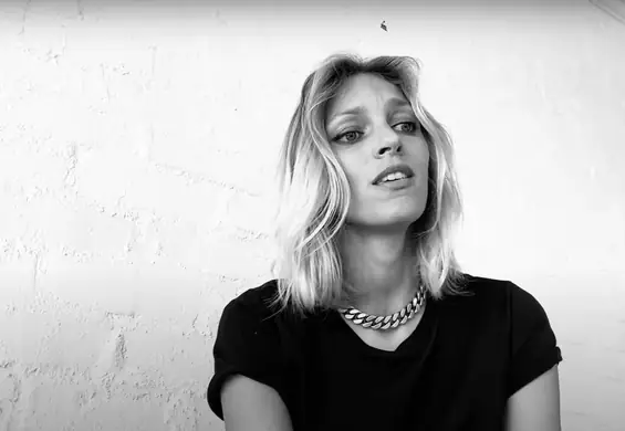 Anja Rubik odpowiedziała na Hot 16 Challenge i nominowała Donalda Tuska