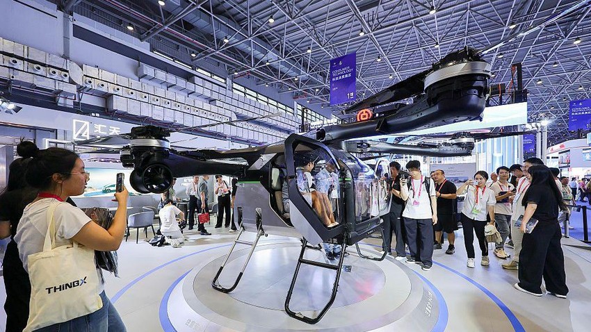 Kompanija Sipeng (XPeng) za BBC kaže da sada prioritet daje razvoju robota i letećih automobila | Foto: Getty Images