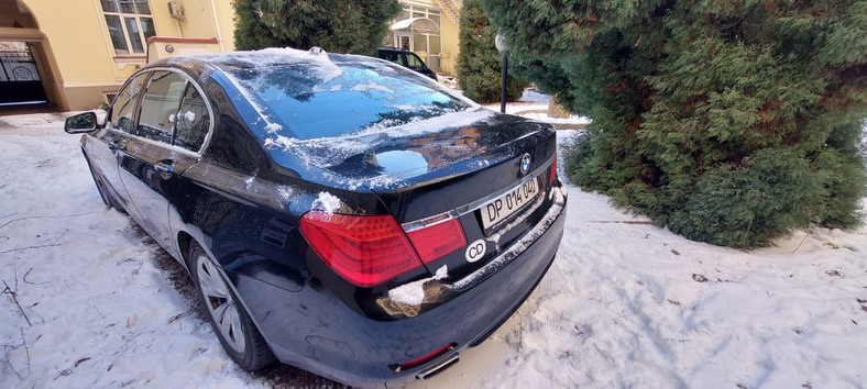 BMW 740i sprzedawane przez polską ambasadę w Kijowie
