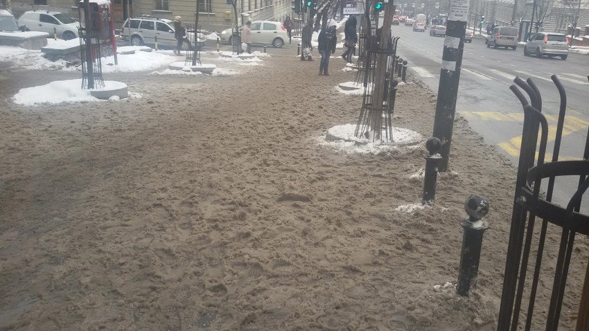 Rastopljen sneg u Ulici kneza Miloša