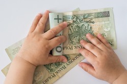 Rząd zmienił zasady. To koniec 800 plus dla tych dzieci