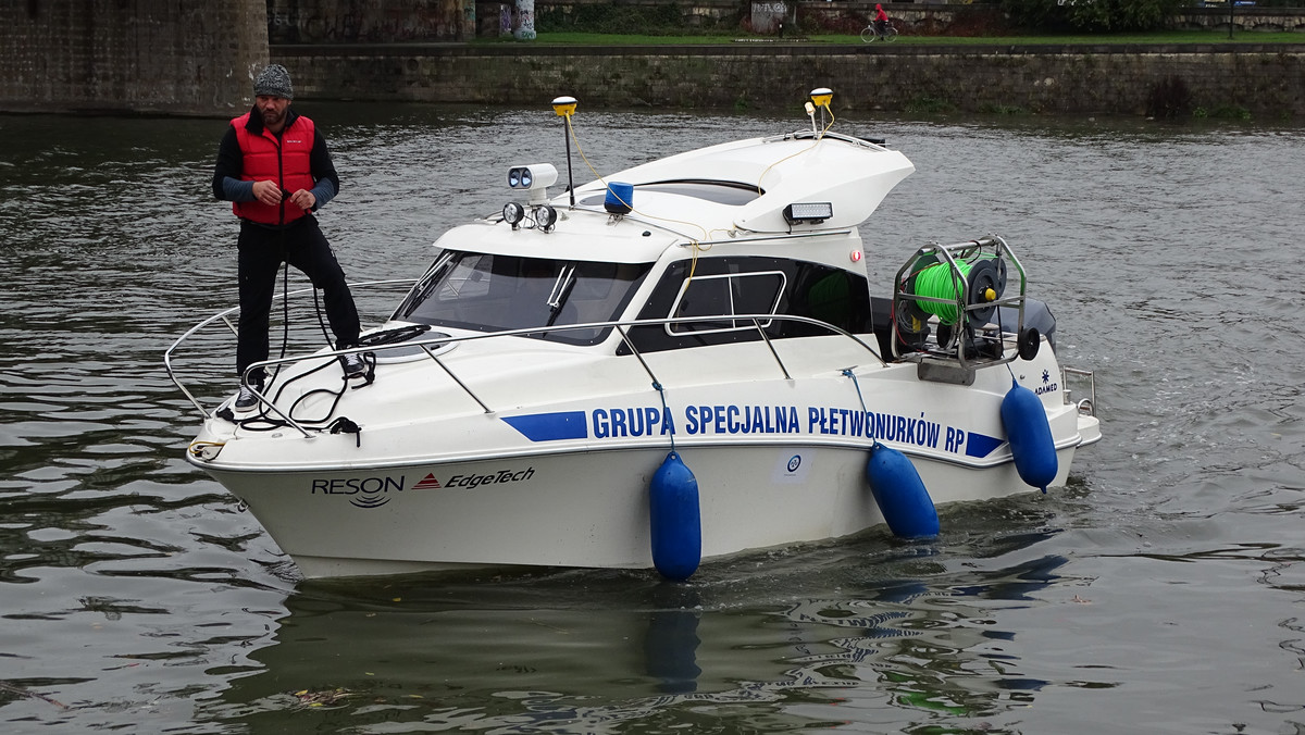 W nocy płetwonurkowie poszukujący ciała Katarzyny Z. w Wiśle odnaleźli przedmioty, które mogły należeć do dziewczyny. Policja na razie nie zdradza szczegółów.