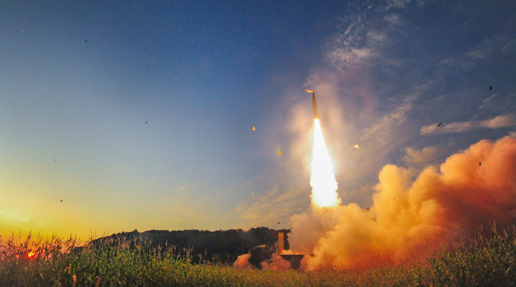 Ballisztikus rakétával gyakorlatozott Dél-Korea /Fotó: AFP