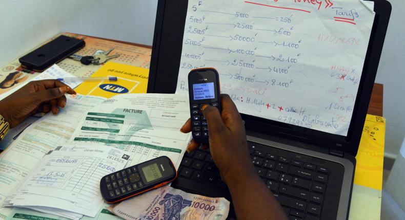 La guerre des prix fait rage entre Orange Money et Wave au Sénégal