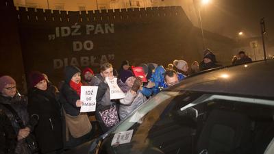 Blokada wjazdu politykow PIS na Wawelu