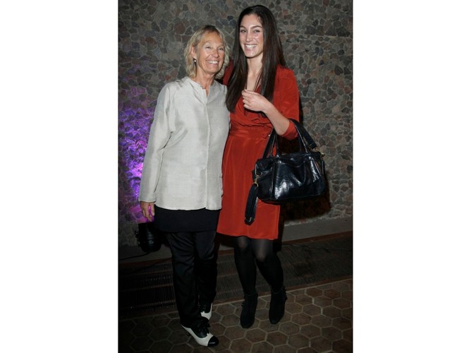 Na oficjalnych wystąpieniach też pojawia się w spodniach