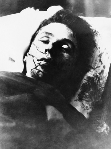 Bonnie Parker sfotografowana po śmierci