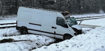 Koszmar na przejeździe kolejowym. Nie żyją dwie osoby