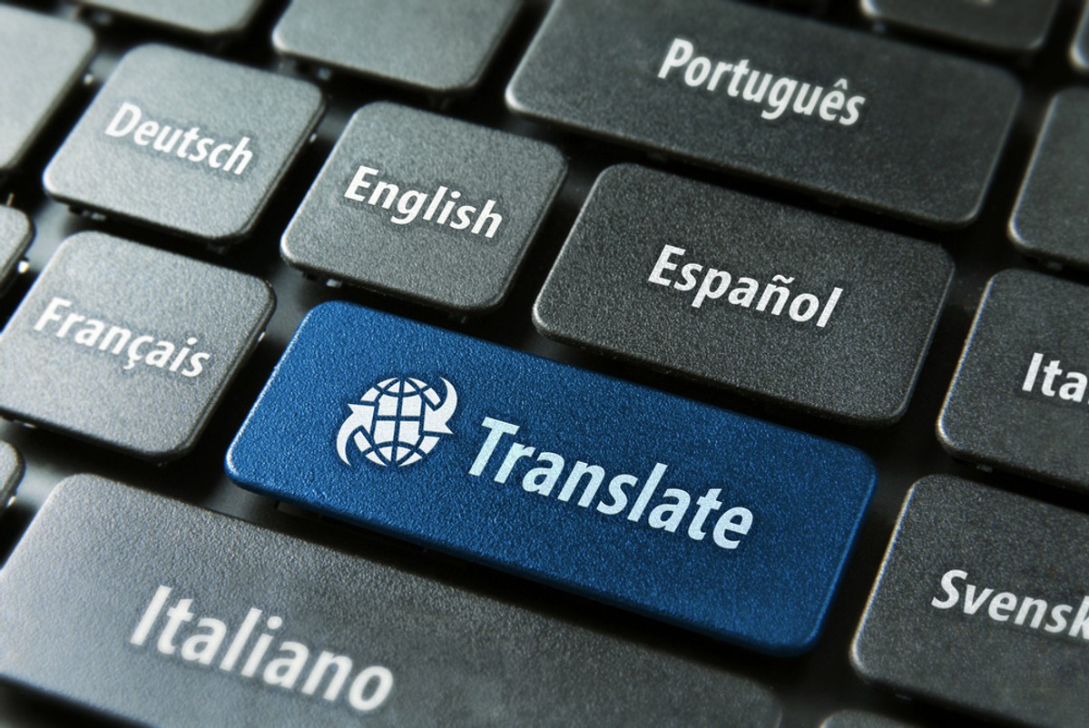 25 proc. tłumaczy zarabia w Polsce ponad 5,7 tys. złotych brutto miesięcznie (wynagrodzenia.pl)