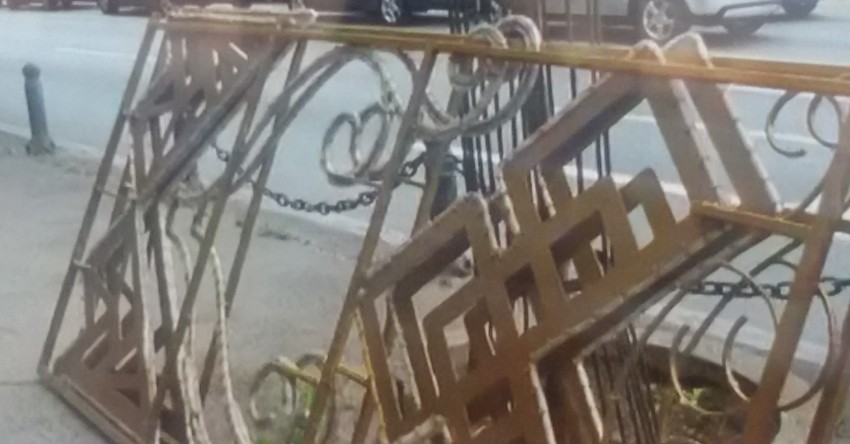 Deo novogodišnje rasvete koji se otkačio