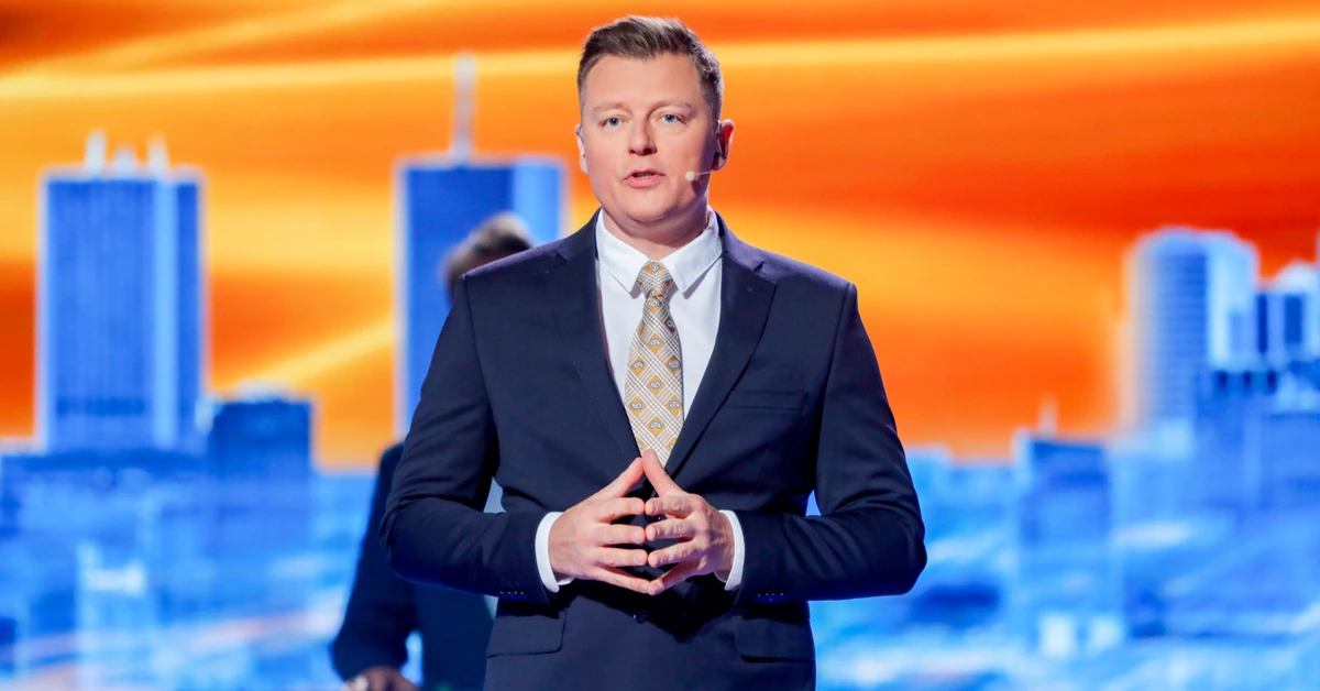 Rafał Brzozowski ostrzega fanów. "Uważa się za moją żonę"