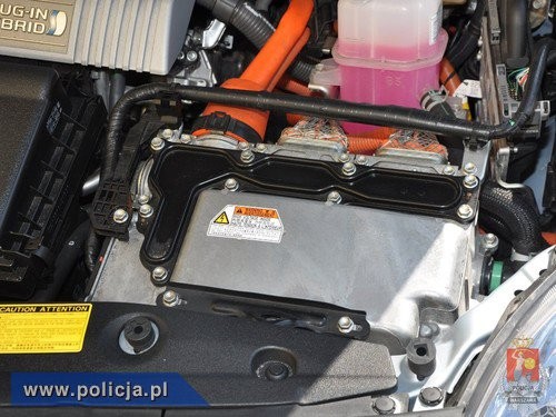 Hybrydowa Toyota na silniku elektrycznym przejedzie 20 km