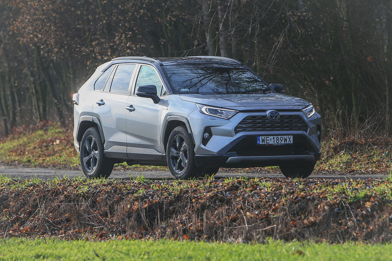 Ekstremalny test Toyoty RAV4 – Arkady Fiedler rusza na Przylądek Północny