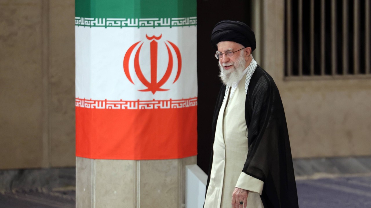 Iran odpowiada po ataku Izraela. Wystrzelił drony i grozi "surową karą"