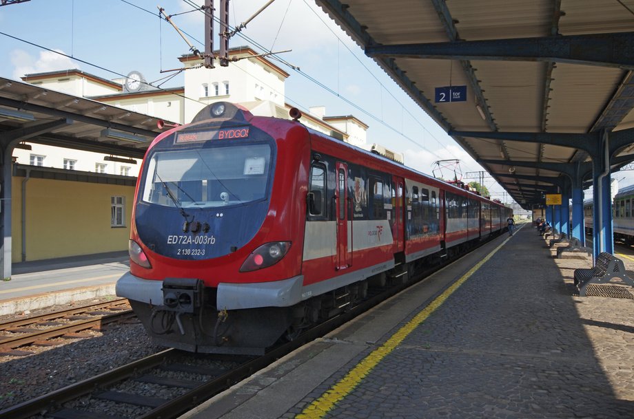 Połączenia między średnimi miastami i małymi miejscowościami są droższe niż w przypadku metropolii.