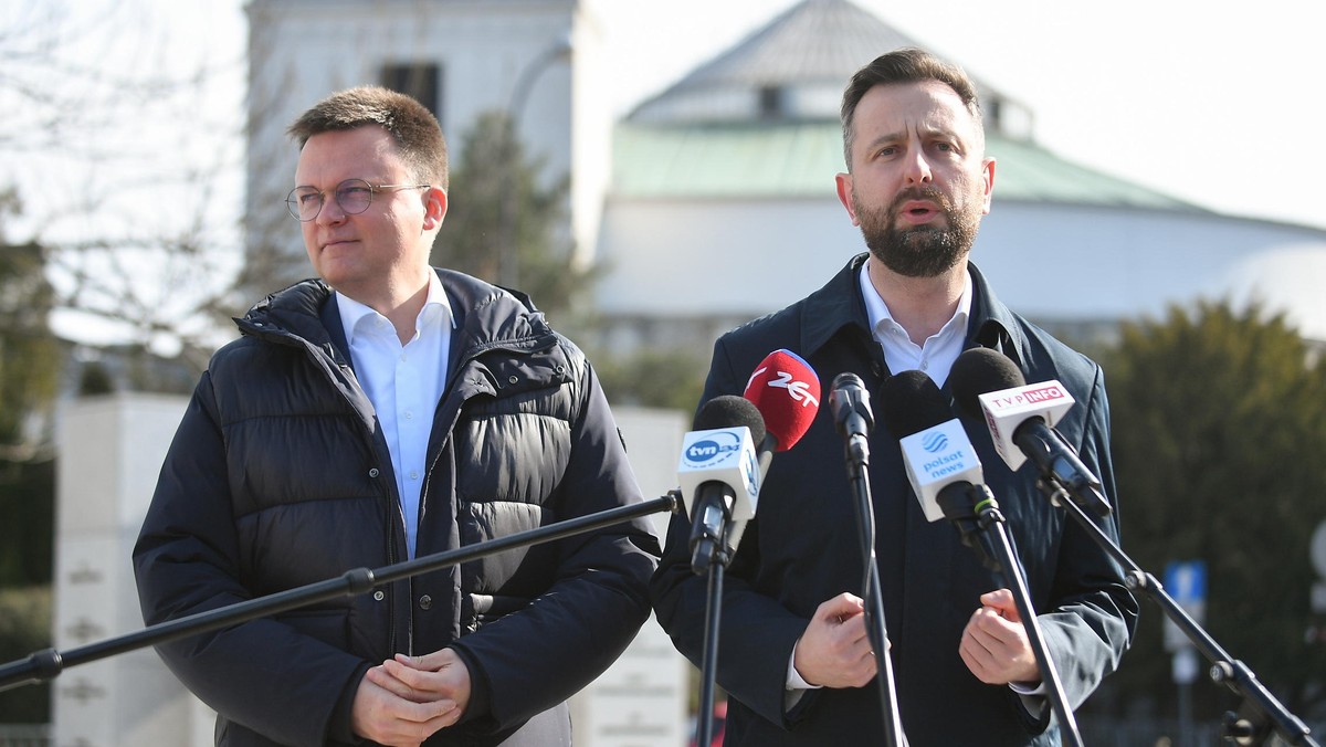 Szymon Hołownia i Władysław Kosiniak-Kamysz podczas wspólnej konferencji prasowej