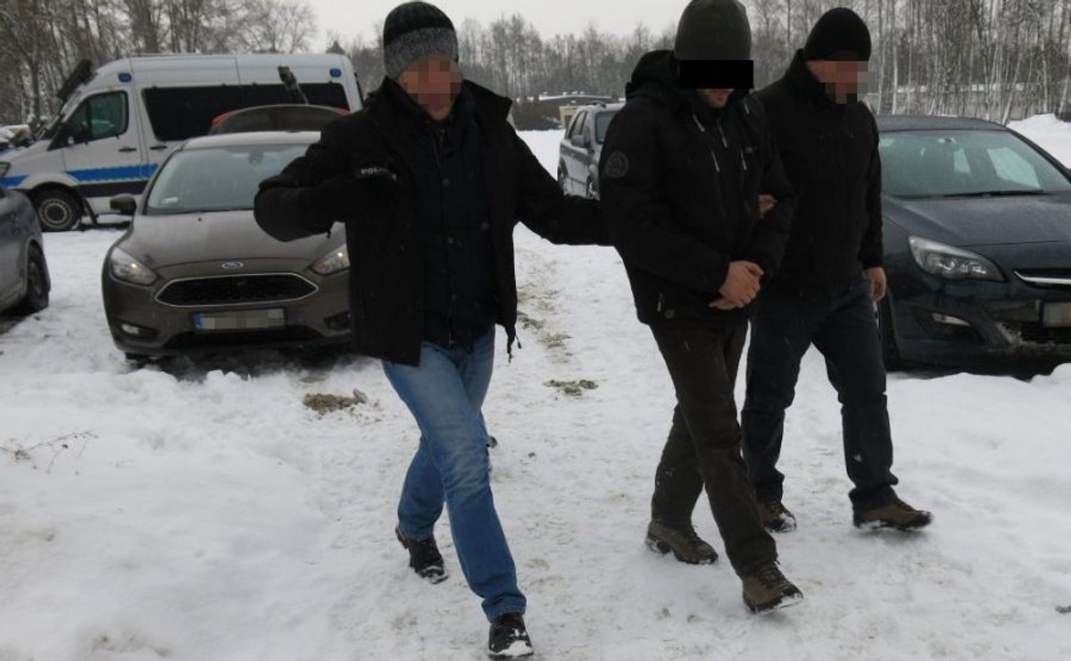 Odmładzali auta i sprzedawali. Mechanizm przekrętu był perfidny. Ty też dałeś się oszukać?