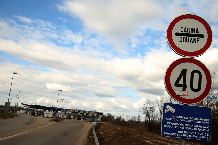 granični-prelaz-ilustracija-foto-S-PASALIC