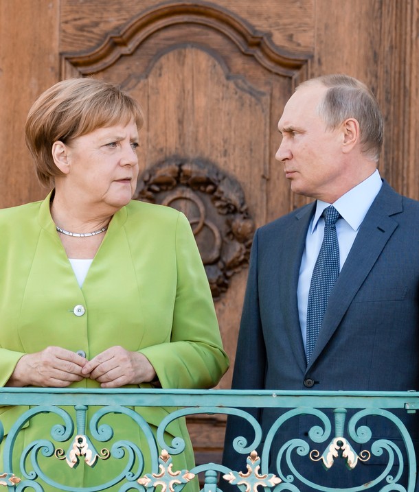 Angela Merkel wita Władimira Putina w pałacu Schloss Meseberg w Gransee, Niemcy, 18 sierpnia 2018 r.