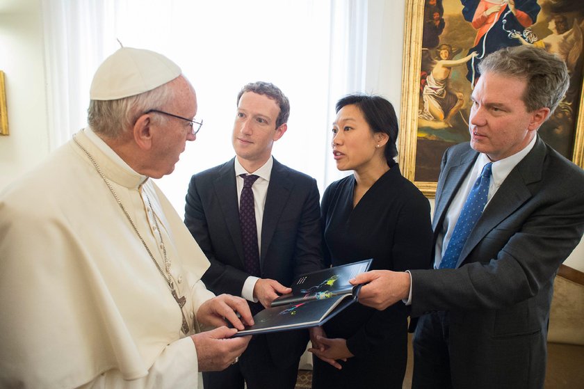 Papież Franciszek spotkał się z właścicielem Facebooka Markiem Zuckerbergiem i jego żoną Priscillą Chan.