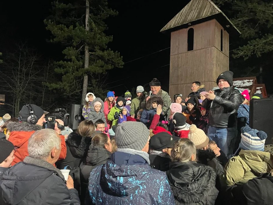 Na dočeku u Jablanici poklone najmlađima delio je Božić Bata